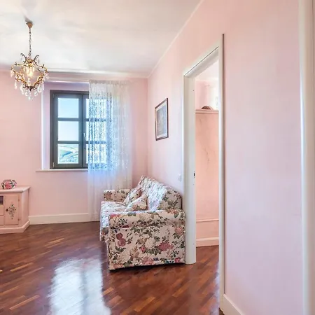 Villa Cappelletti 16&2, Emma