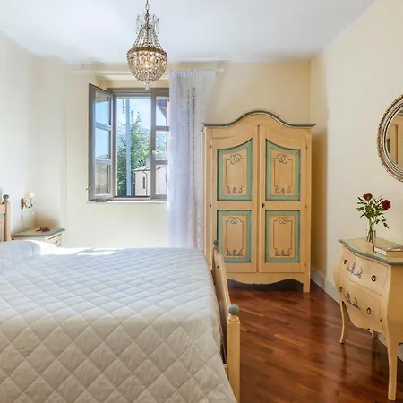 Cappelletti 16&2, Emma Villa *