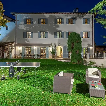 Villa Cappelletti 16&2, Emma