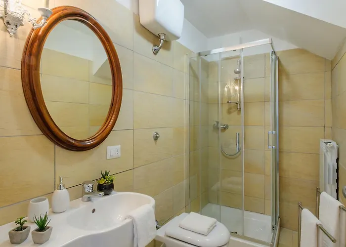 Villa Cappelletti 16&2, Emma *