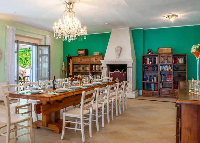 Cappelletti 16&2, Emma Villa