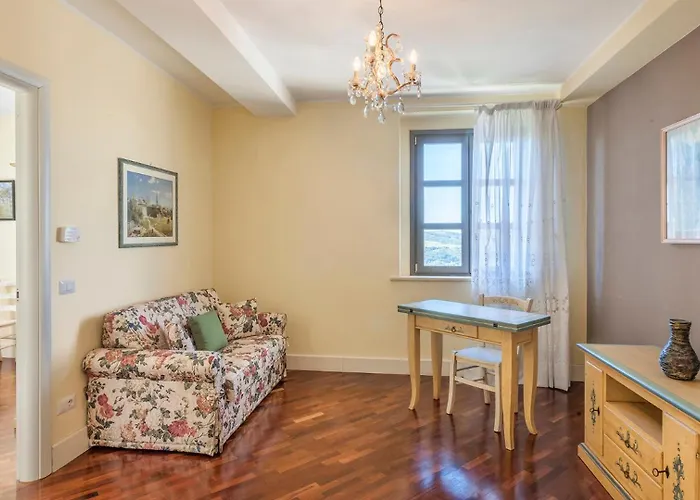 Cappelletti 16&2, Emma Villa *