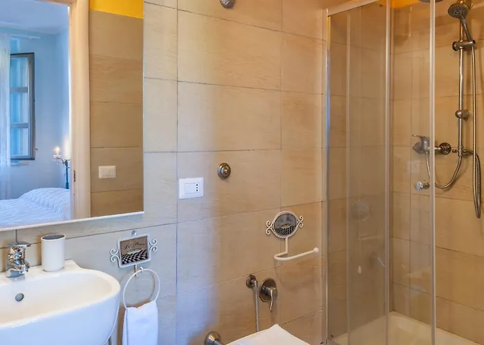 Villa Cappelletti 16&2, Emma