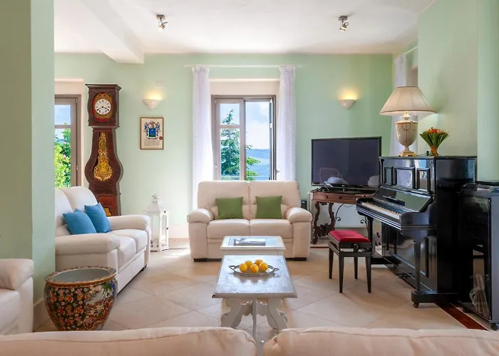 Villa Cappelletti 16&2, Emma *